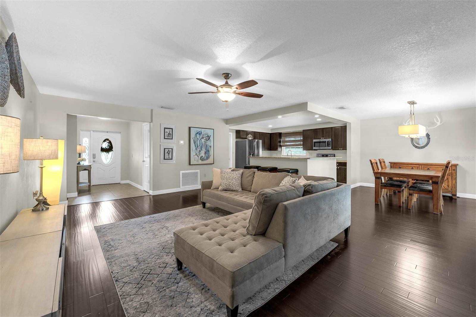 Image 8 of 49 For 6106 Huckleberry Avenue