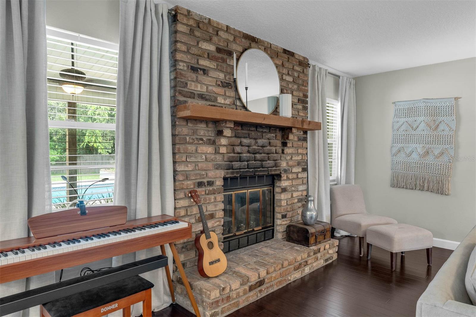 Image 9 of 49 For 6106 Huckleberry Avenue