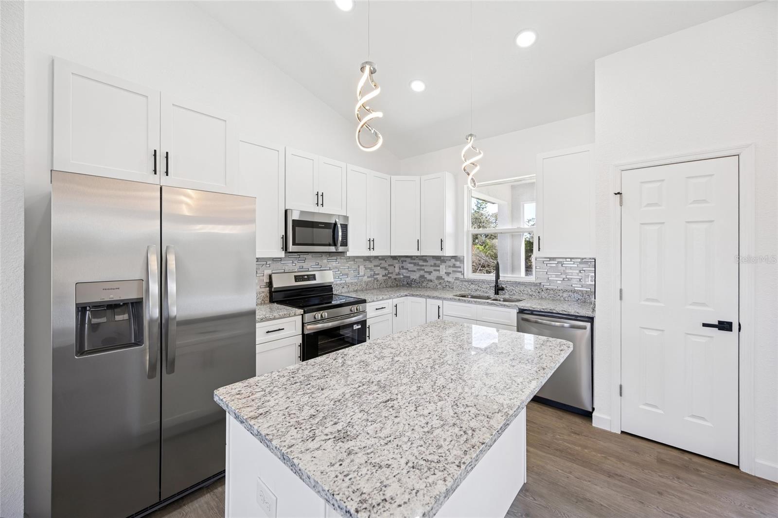 Image 14 of 38 For 7433 Domenico Street