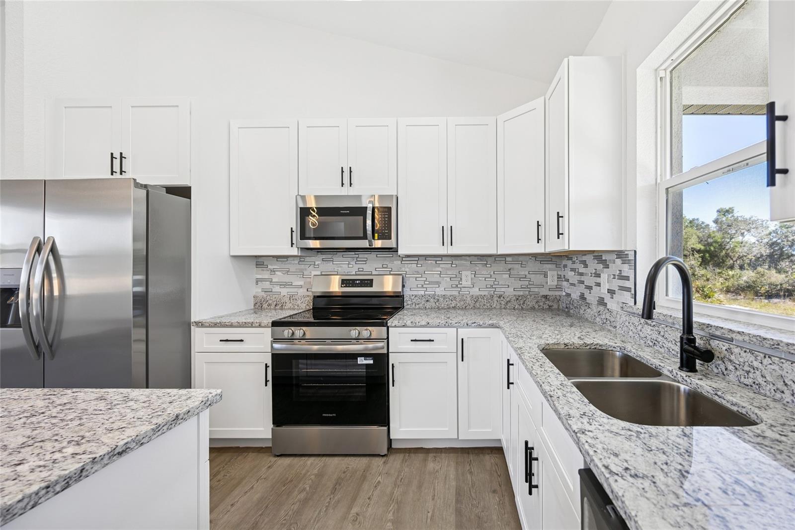 Image 16 of 38 For 7433 Domenico Street