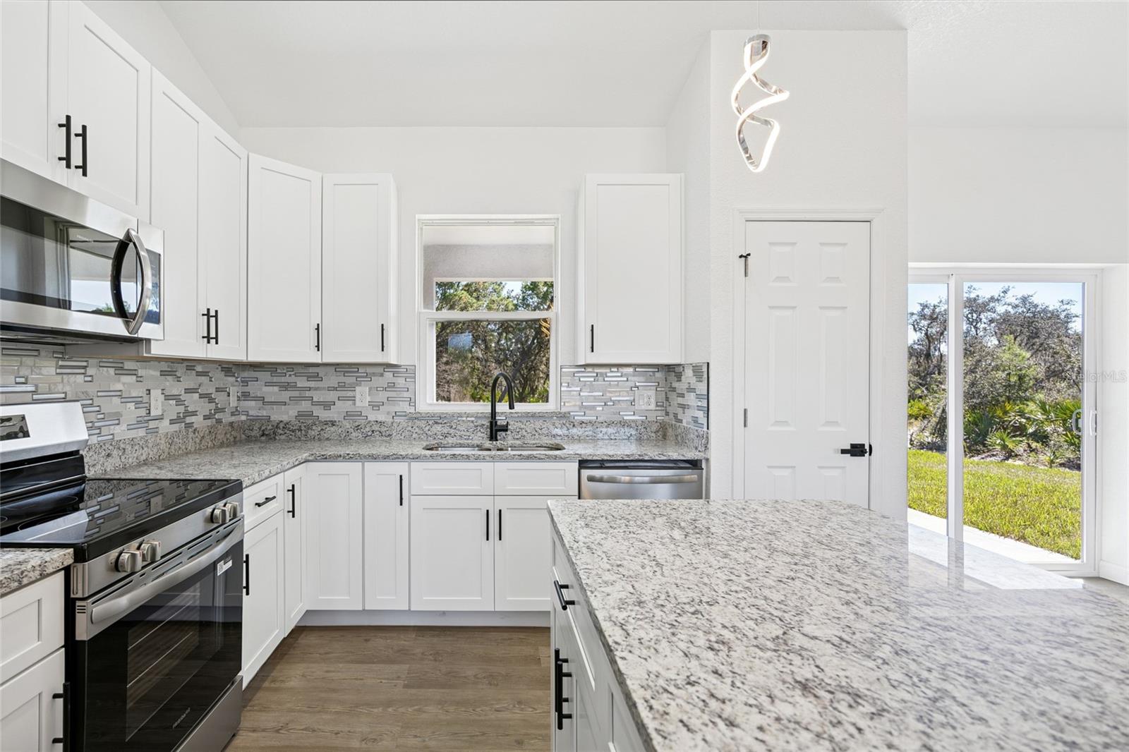 Image 17 of 38 For 7433 Domenico Street