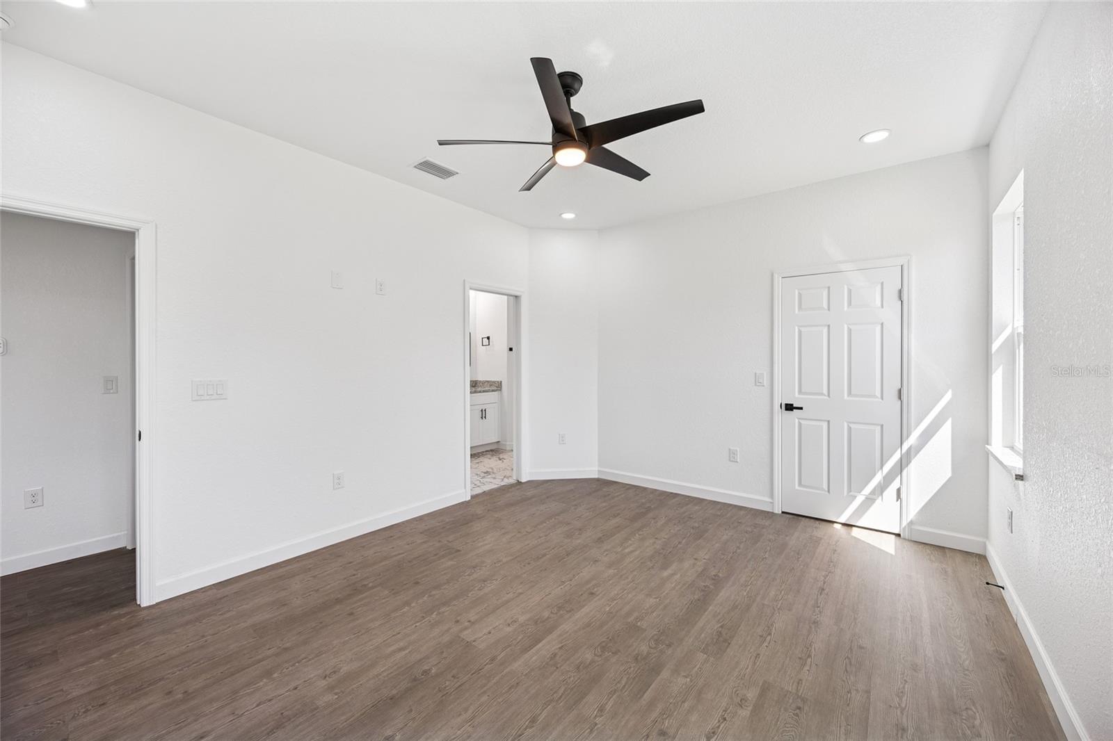 Image 19 of 38 For 7433 Domenico Street