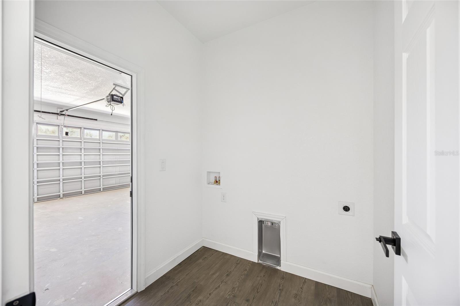 Image 22 of 38 For 7433 Domenico Street