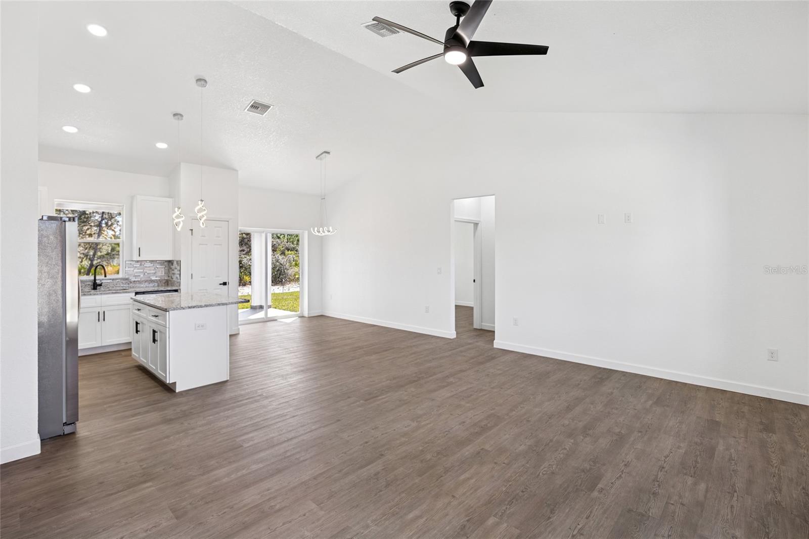 Image 8 of 38 For 7433 Domenico Street