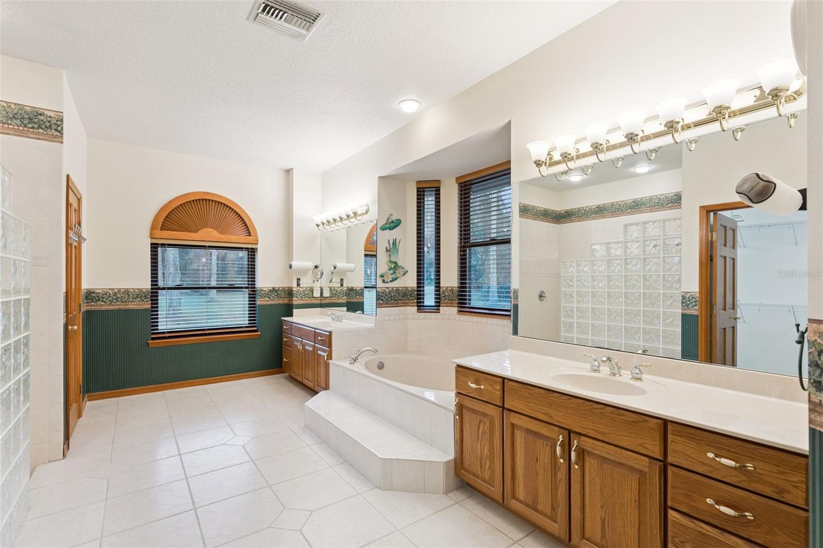 Image 21 of 93 For 2565 Osceola Road