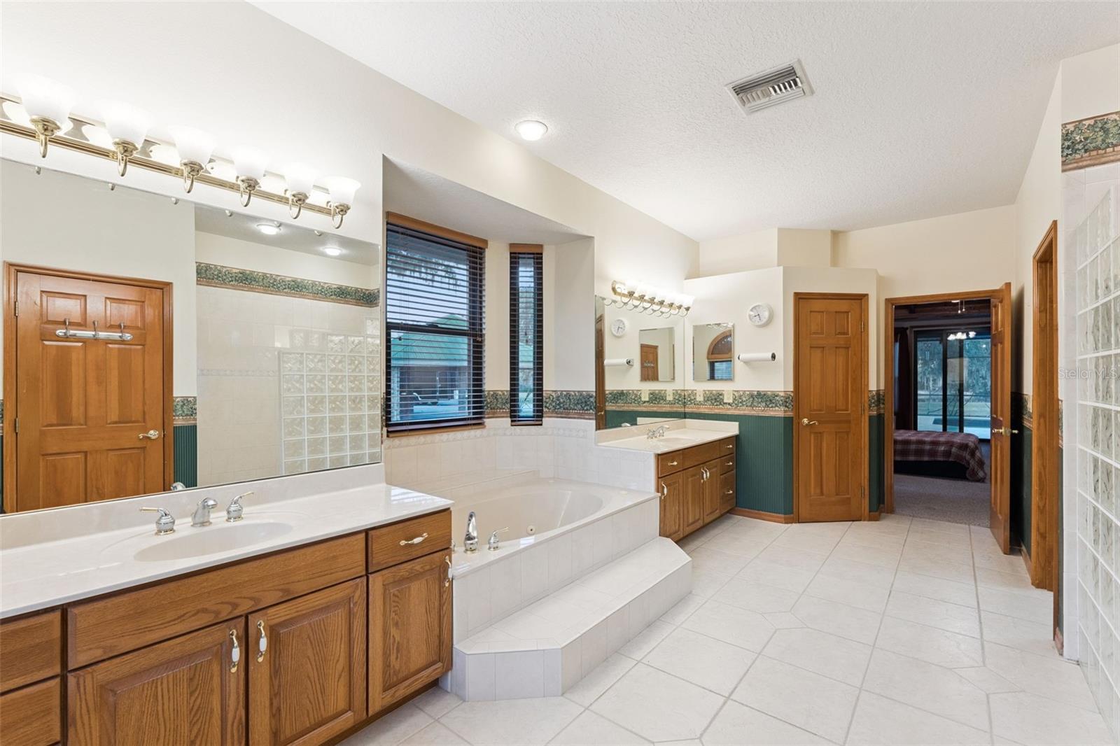 Image 22 of 93 For 2565 Osceola Road