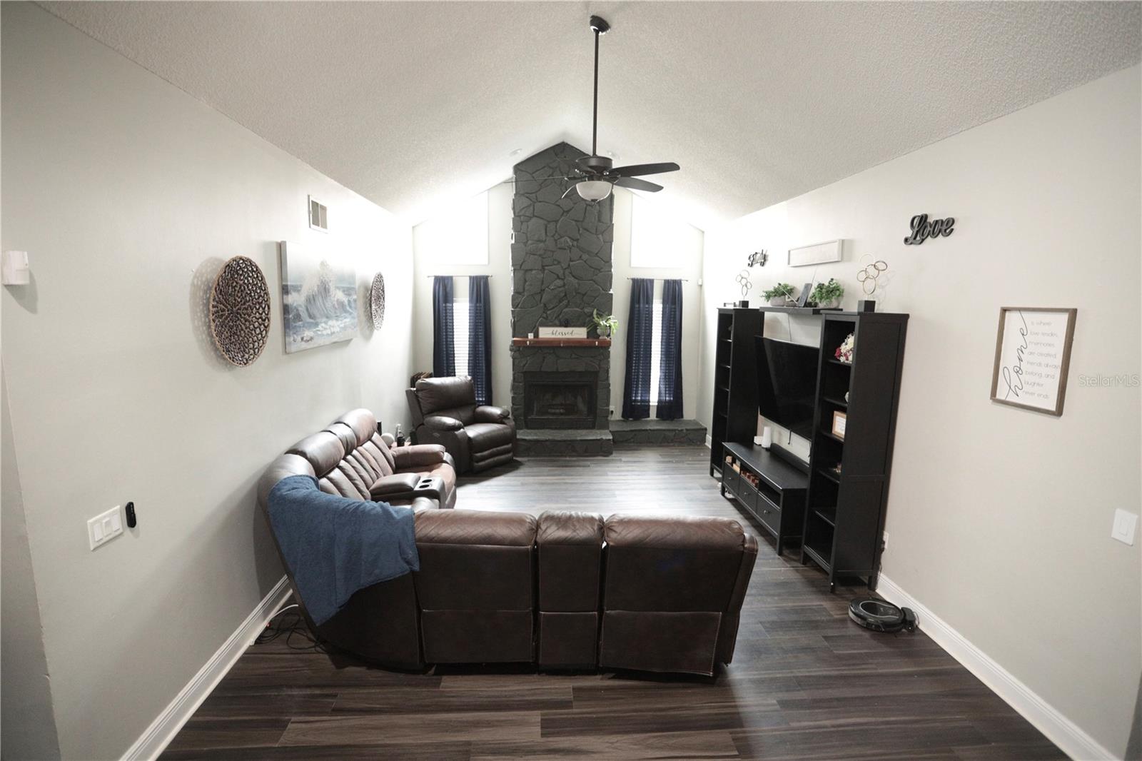 Image 3 of 12 For 6766 Knightswood Drive