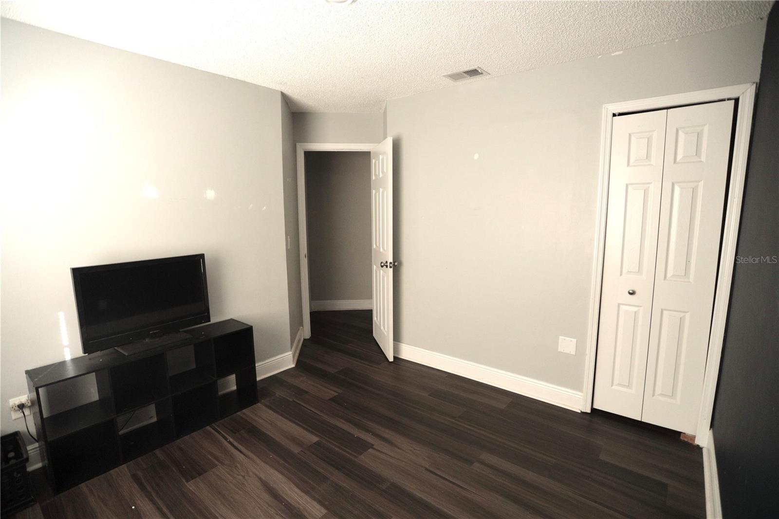 Image 5 of 12 For 6766 Knightswood Drive