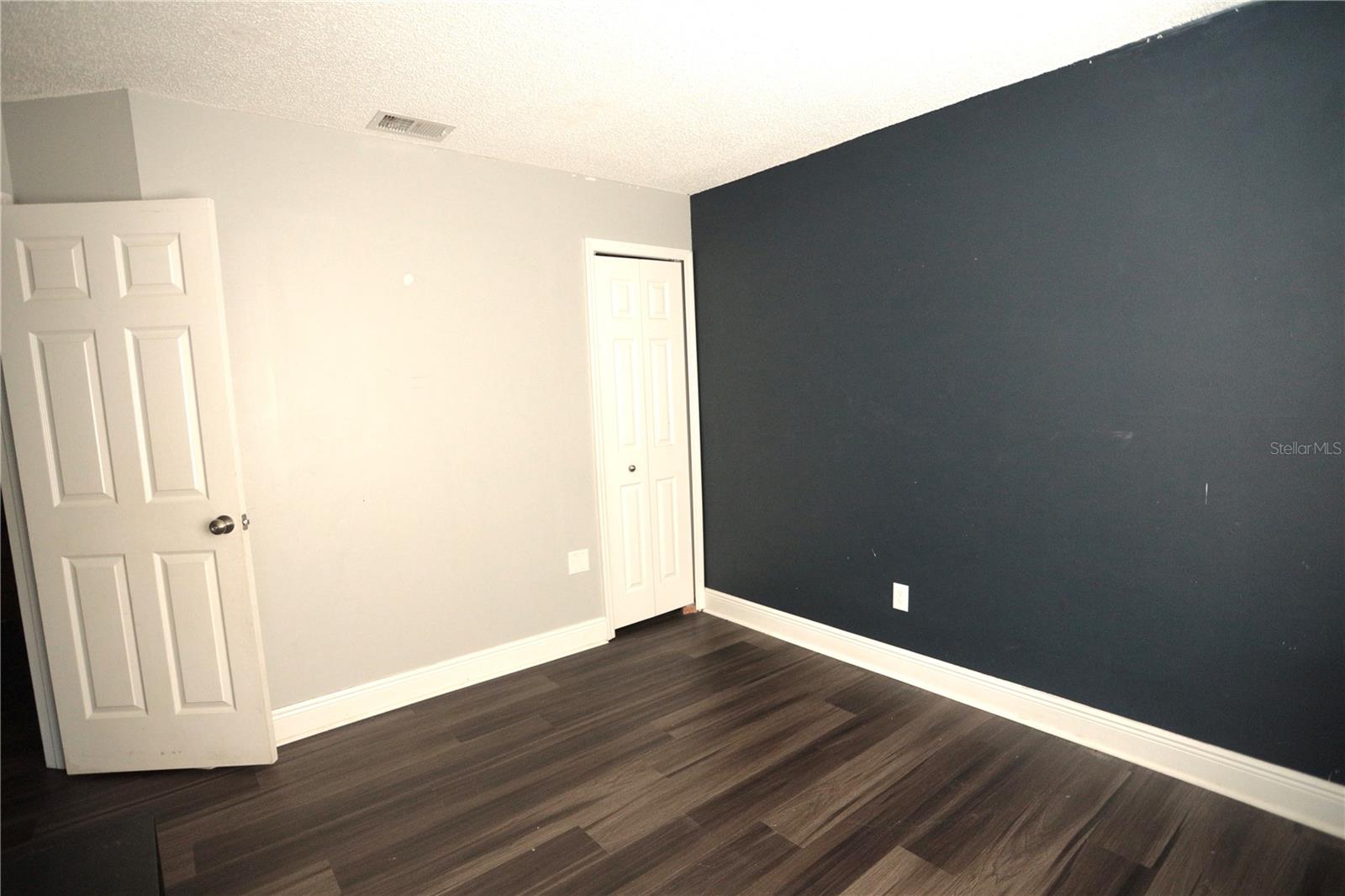 Image 6 of 12 For 6766 Knightswood Drive