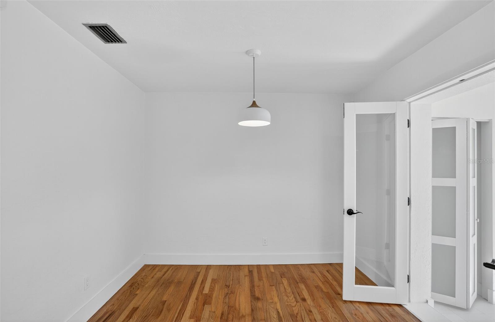 Image 11 of 57 For 832 Thalia Drive