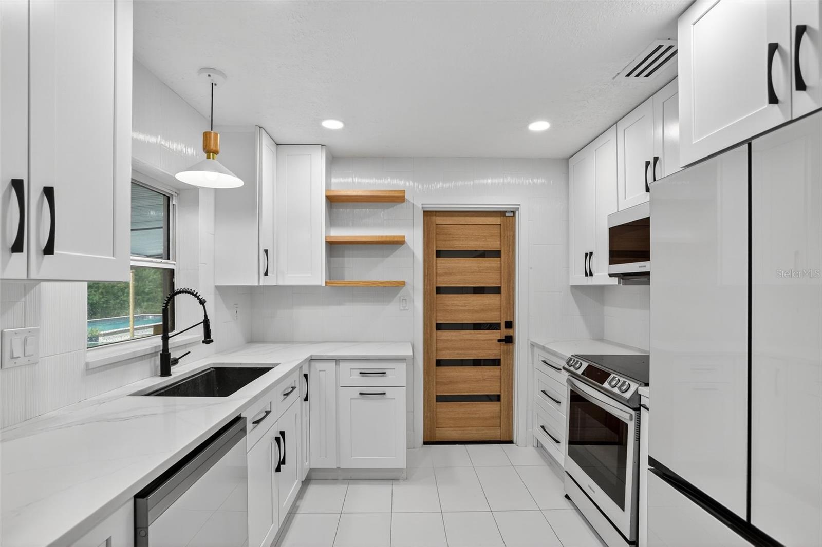 Image 15 of 57 For 832 Thalia Drive