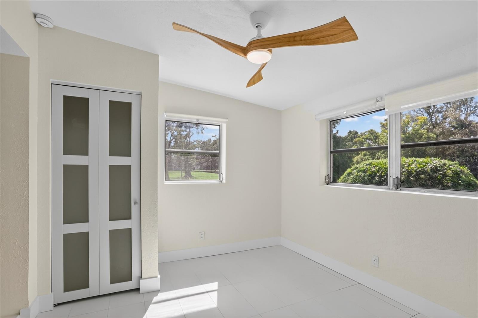 Image 18 of 57 For 832 Thalia Drive