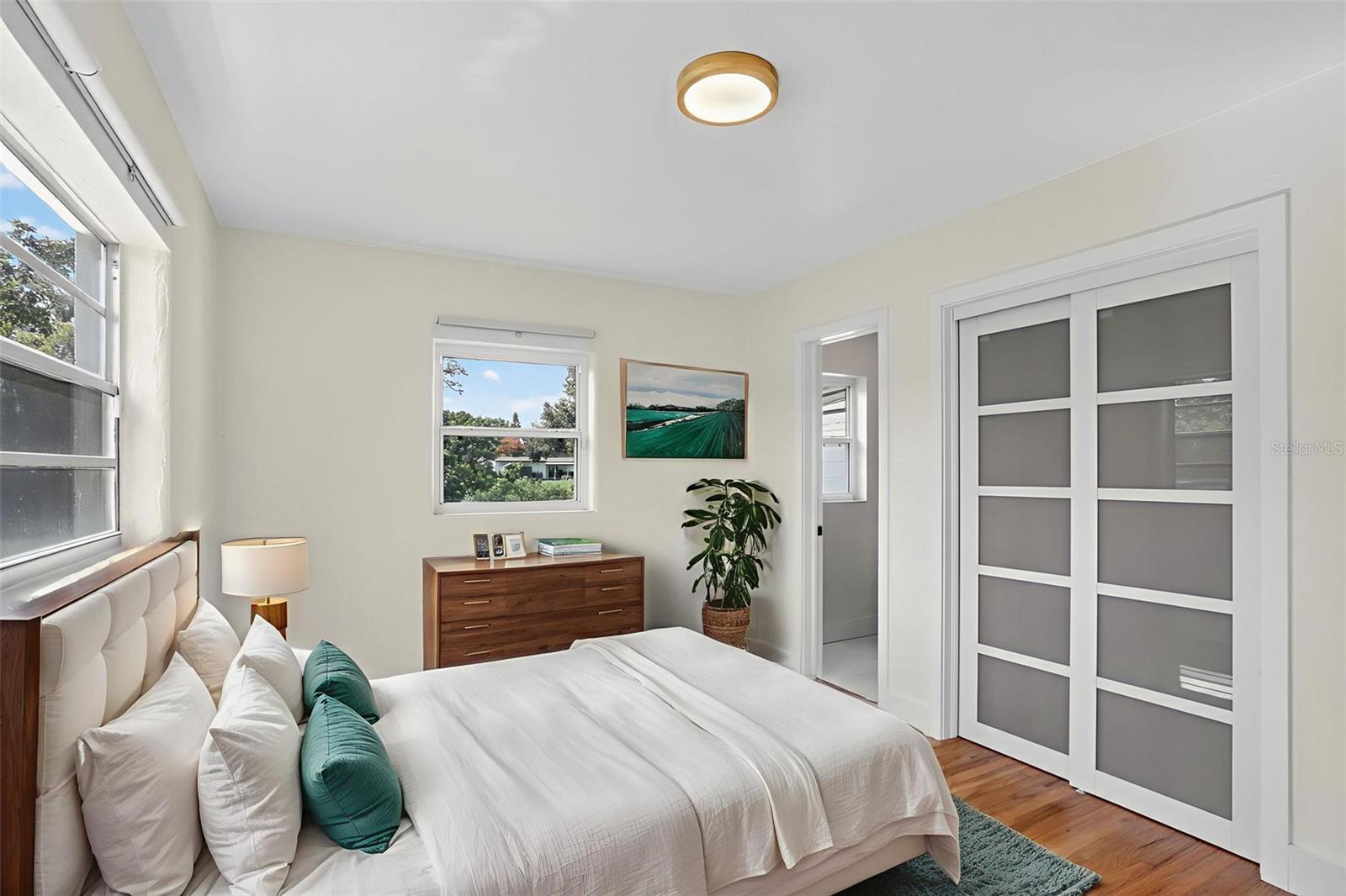 Image 29 of 57 For 832 Thalia Drive