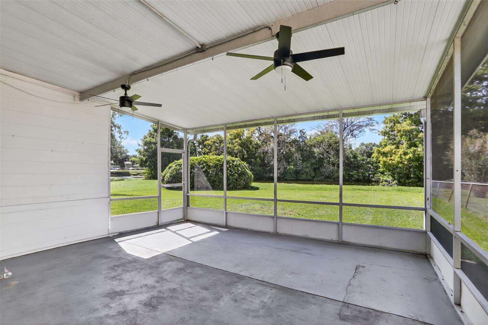 Image 38 of 57 For 832 Thalia Drive