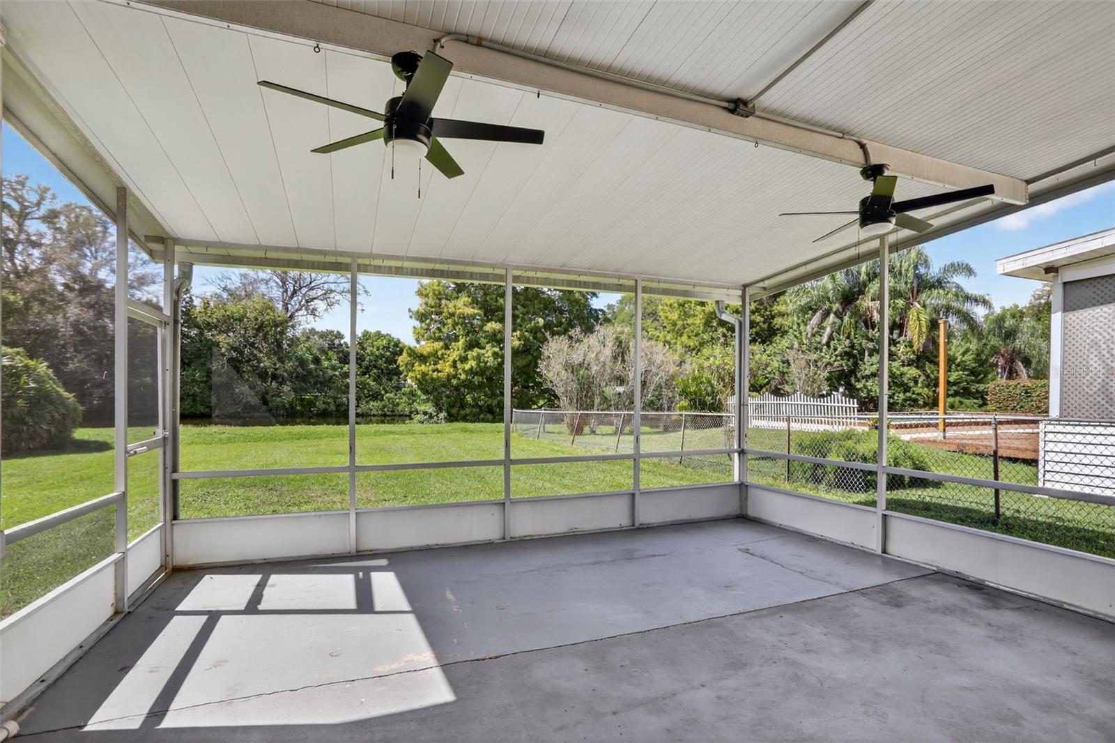 Image 39 of 57 For 832 Thalia Drive