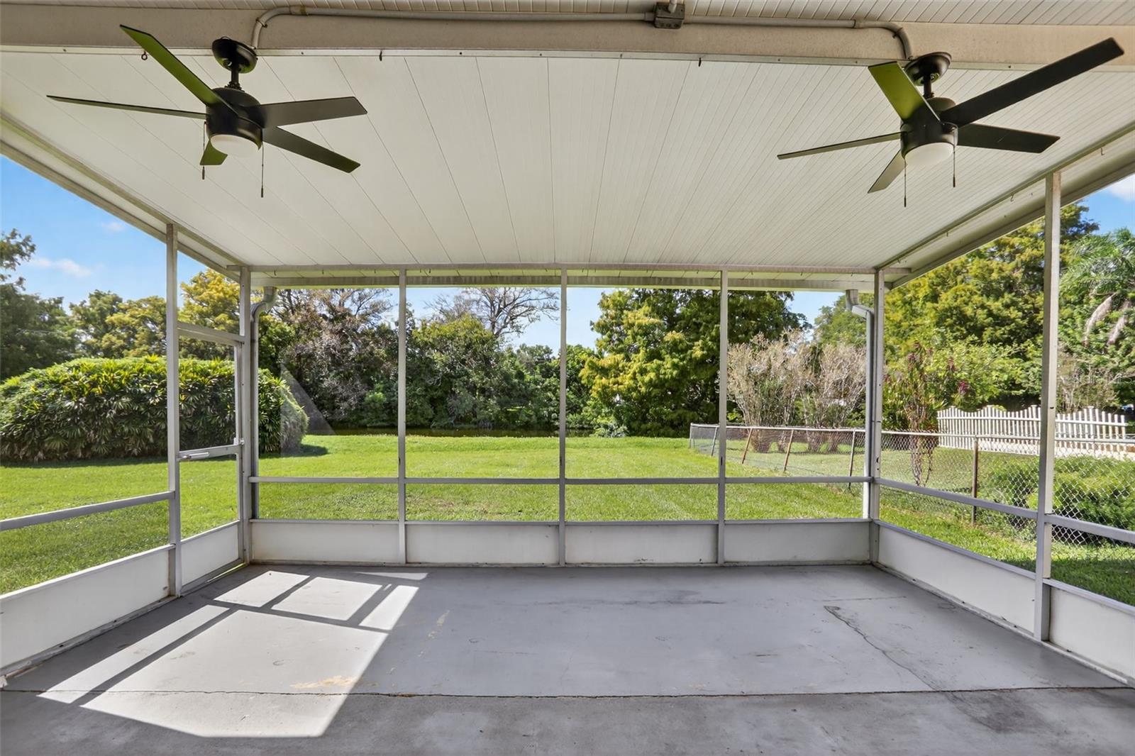 Image 40 of 57 For 832 Thalia Drive