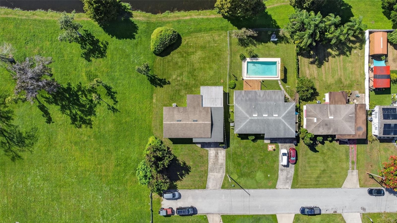 Image 46 of 57 For 832 Thalia Drive