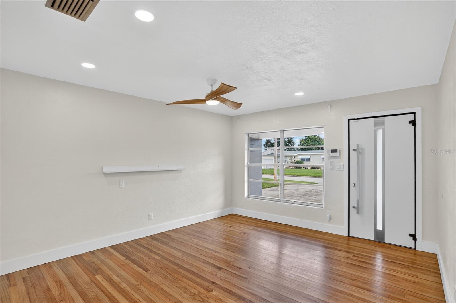 Image 6 of 57 For 832 Thalia Drive