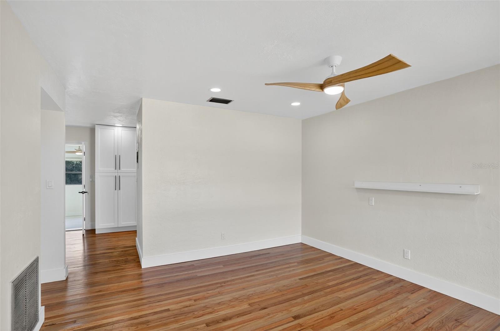 Image 7 of 57 For 832 Thalia Drive
