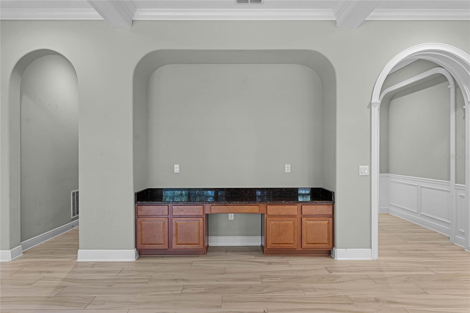 Image 14 of 62 For 15216 Johns Lake Pointe Boulevard