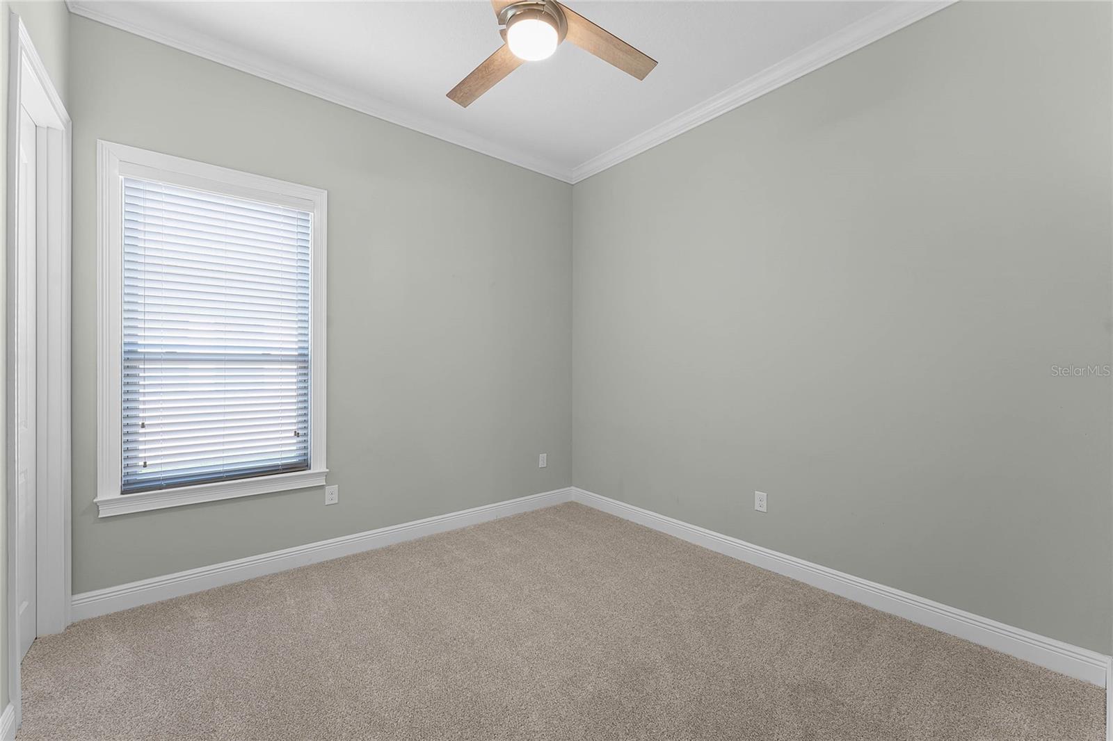 Image 23 of 62 For 15216 Johns Lake Pointe Boulevard