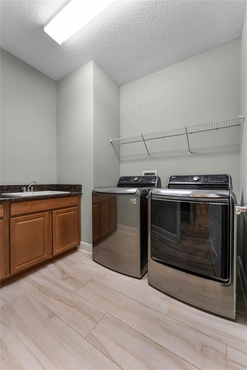 Image 25 of 62 For 15216 Johns Lake Pointe Boulevard