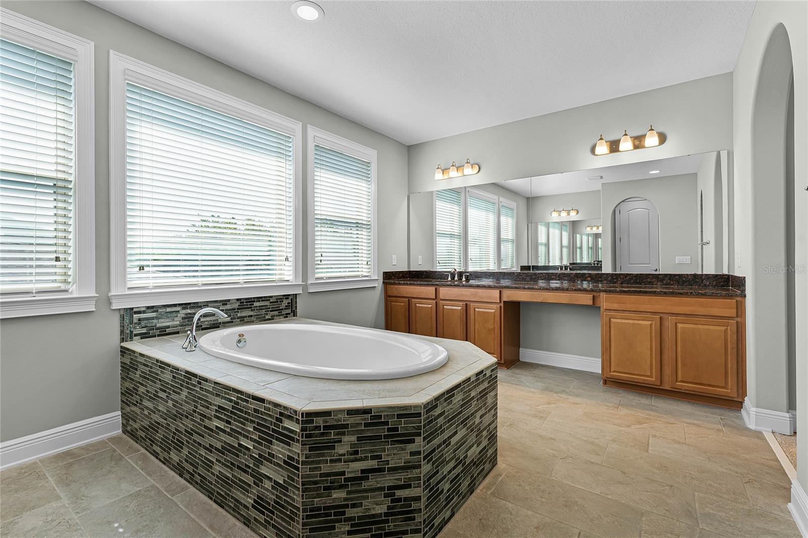 Image 31 of 62 For 15216 Johns Lake Pointe Boulevard
