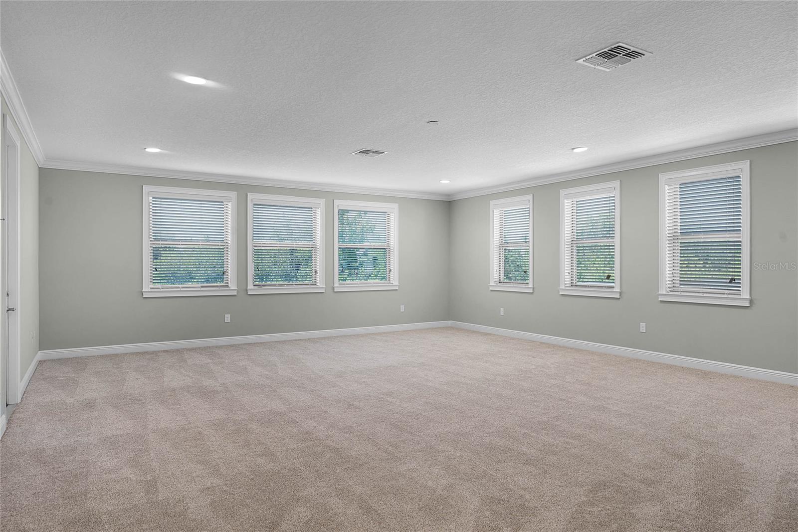 Image 36 of 62 For 15216 Johns Lake Pointe Boulevard