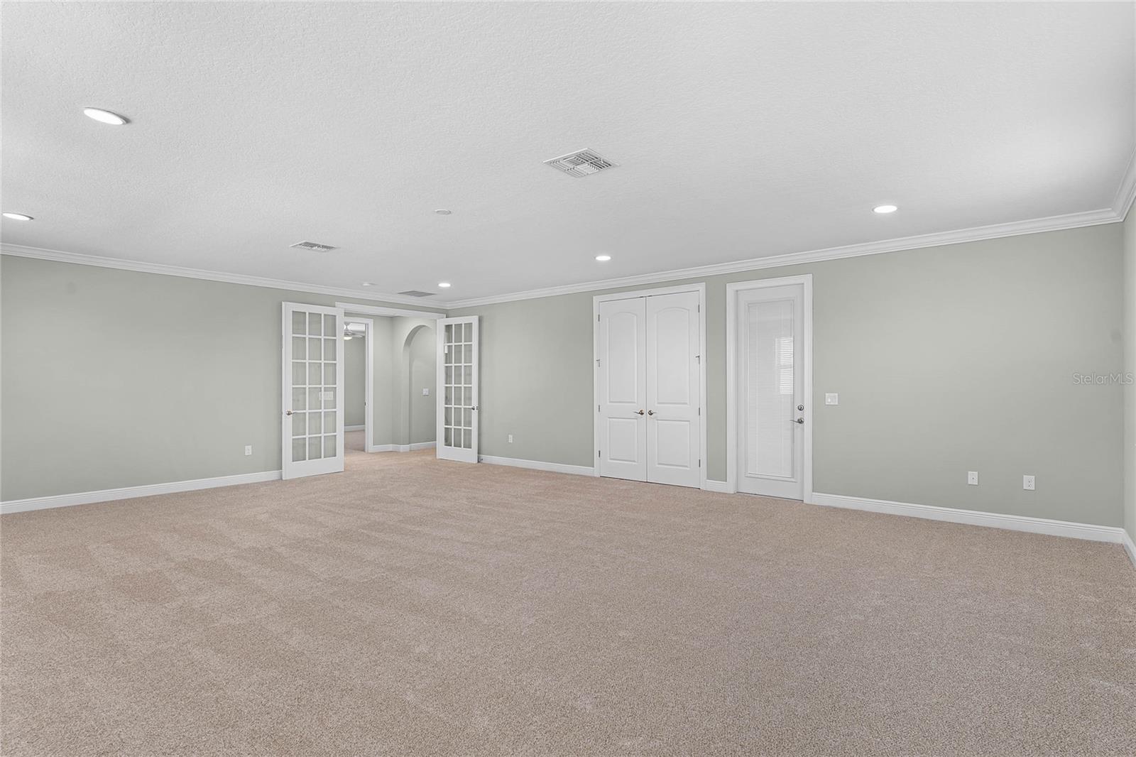 Image 38 of 62 For 15216 Johns Lake Pointe Boulevard