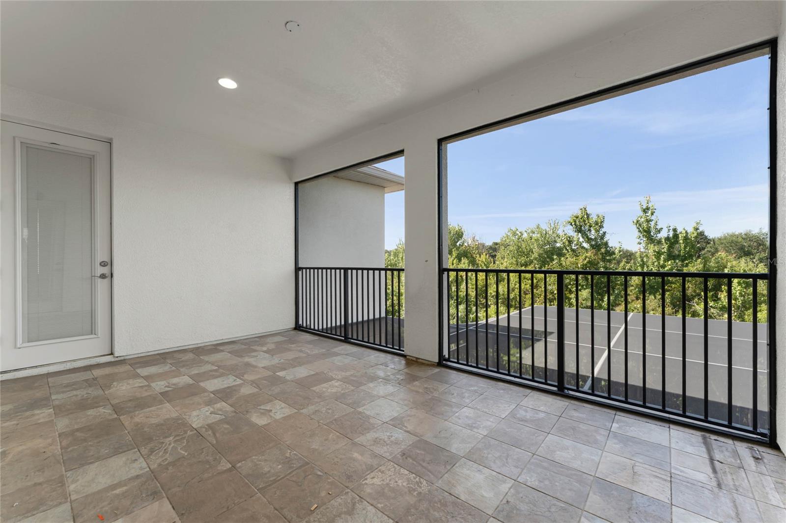 Image 40 of 62 For 15216 Johns Lake Pointe Boulevard