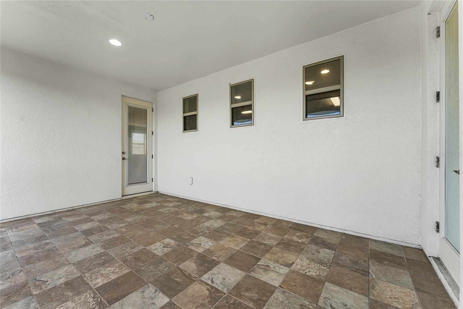 Image 41 of 62 For 15216 Johns Lake Pointe Boulevard