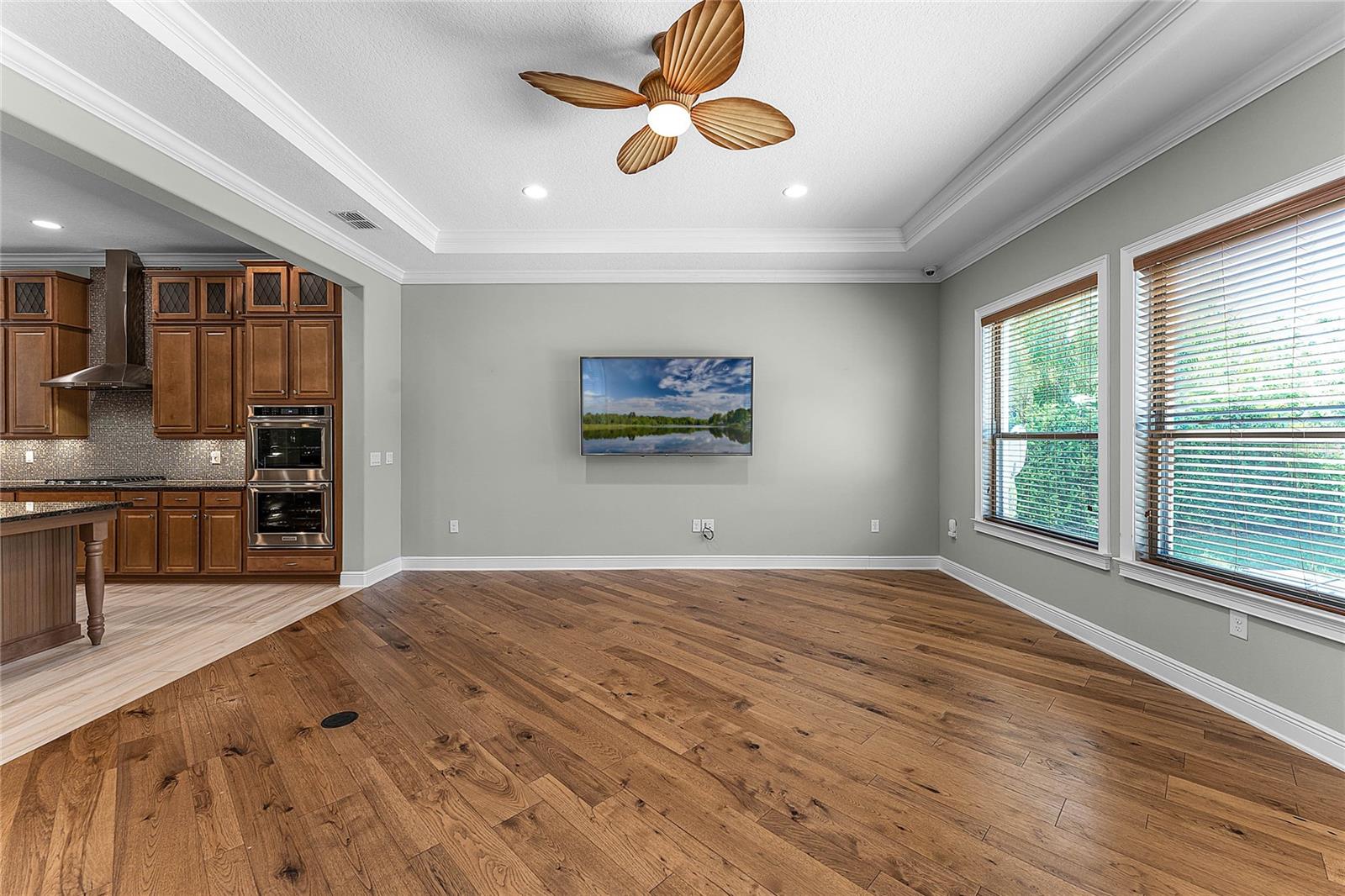 Image 9 of 62 For 15216 Johns Lake Pointe Boulevard