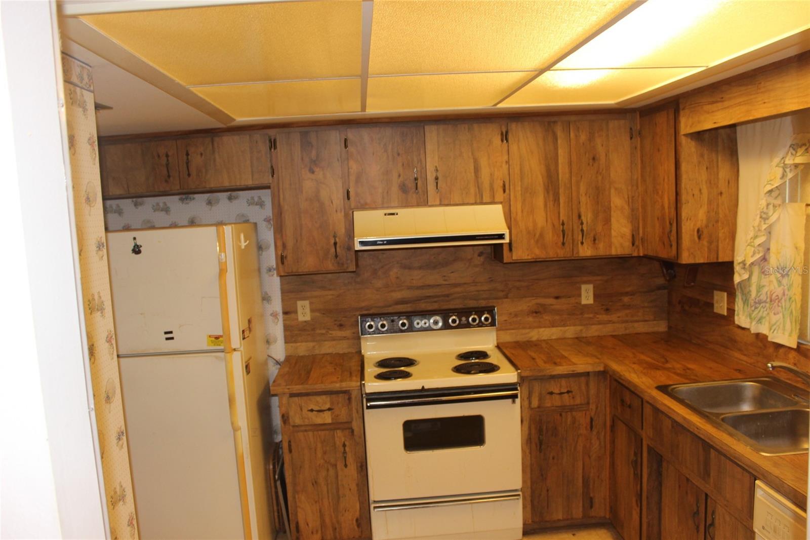 Image 11 of 35 For 649 Broadmoor Circle