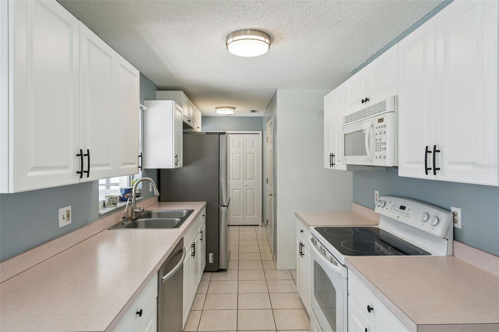 Image 11 of 18 For 5651 Pinerock Road