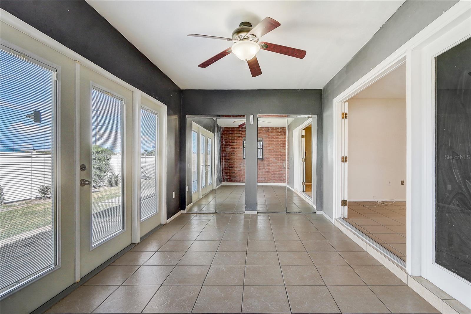 Image 21 of 46 For 53 Emerald Court