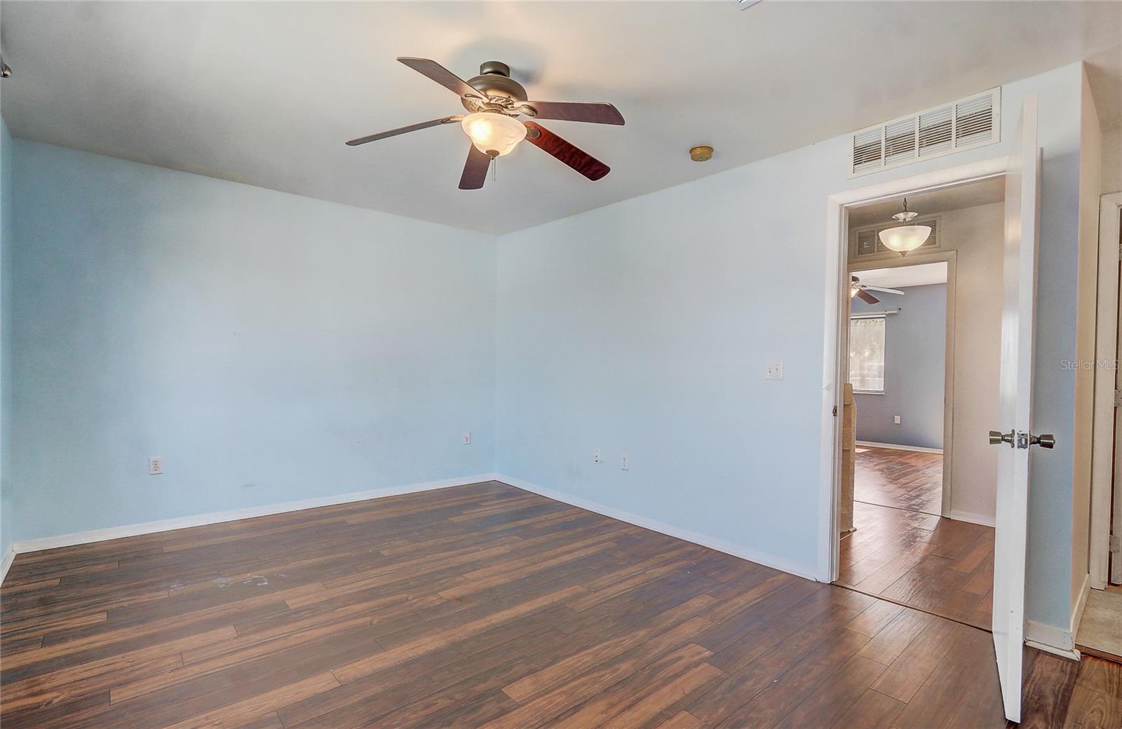 Image 25 of 46 For 53 Emerald Court