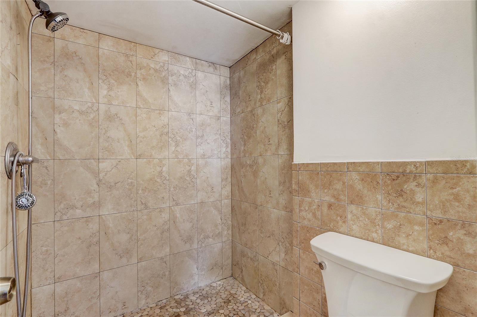 Image 27 of 46 For 53 Emerald Court