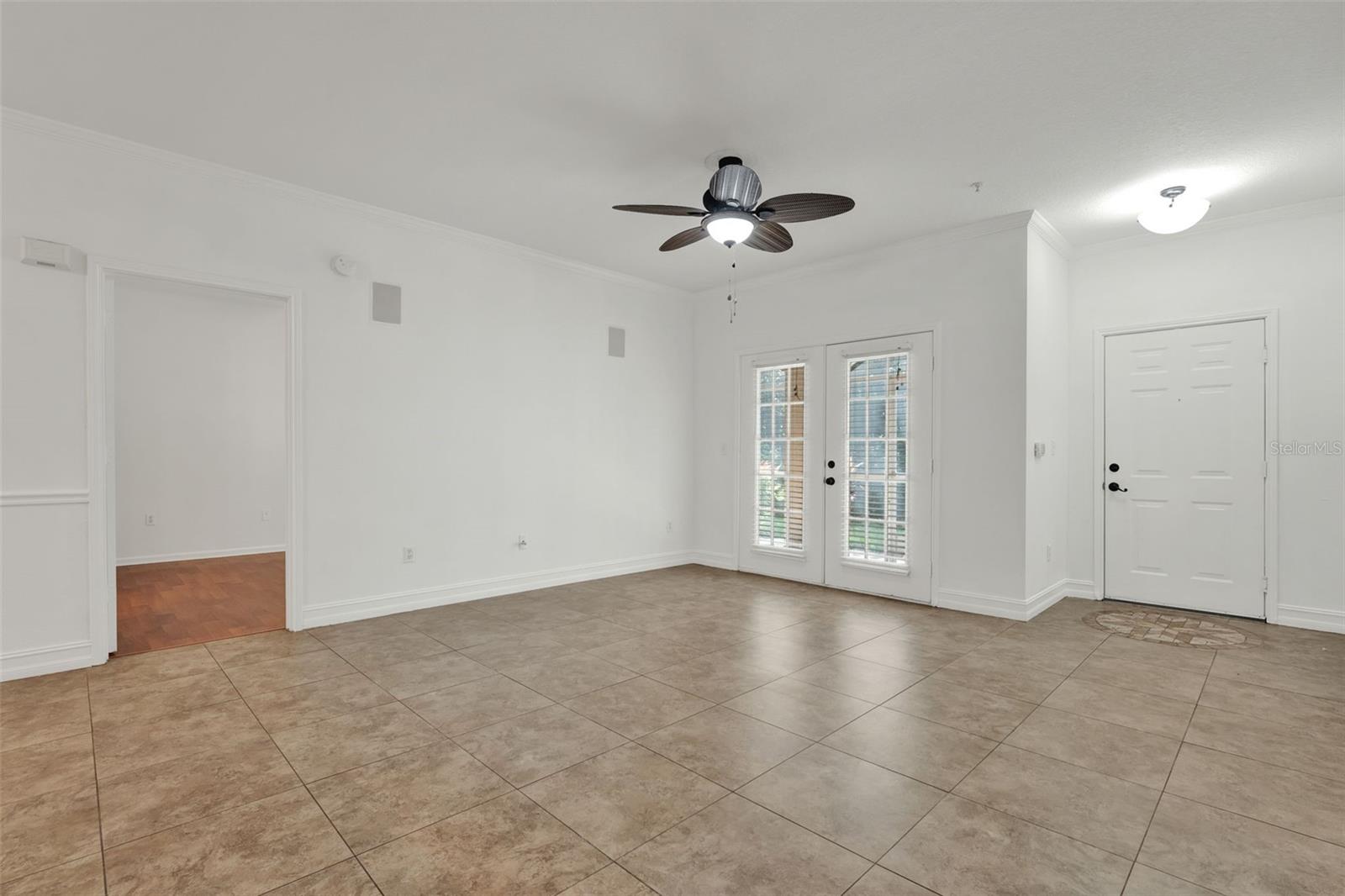 Image 10 of 43 For 14353 Fredricksburg Drive 911