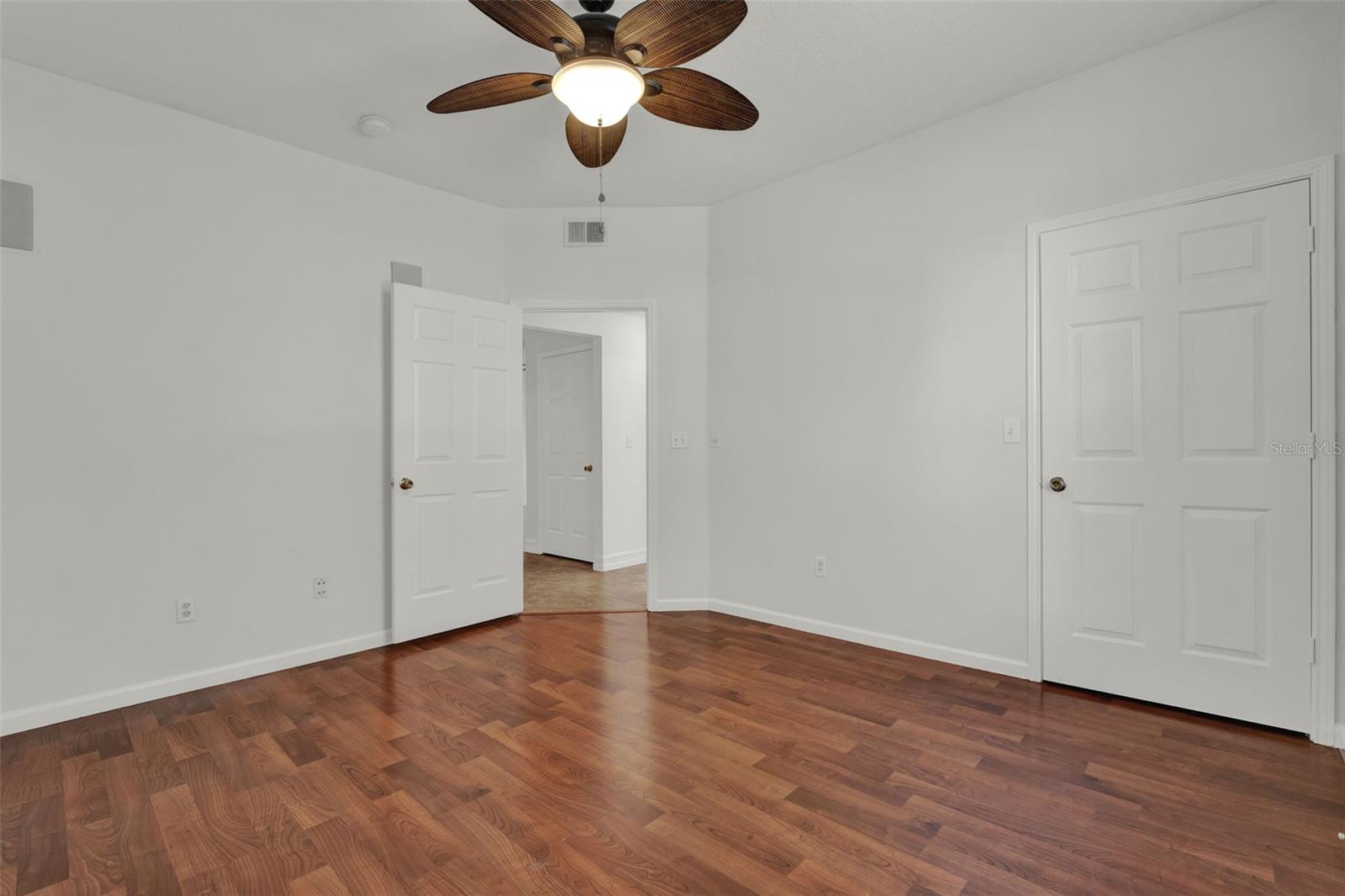 Image 14 of 43 For 14353 Fredricksburg Drive 911