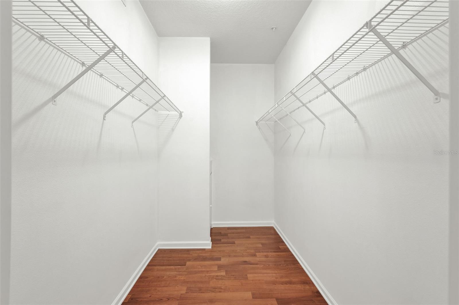 Image 16 of 43 For 14353 Fredricksburg Drive 911