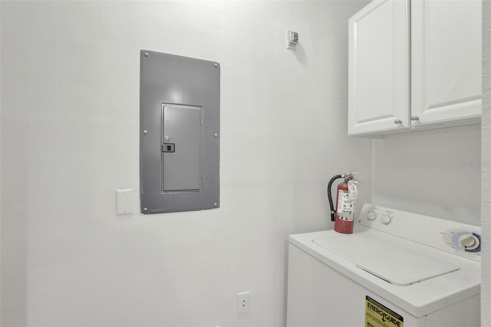 Image 23 of 43 For 14353 Fredricksburg Drive 911