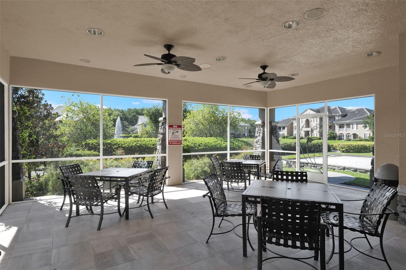 Image 40 of 43 For 14353 Fredricksburg Drive 911