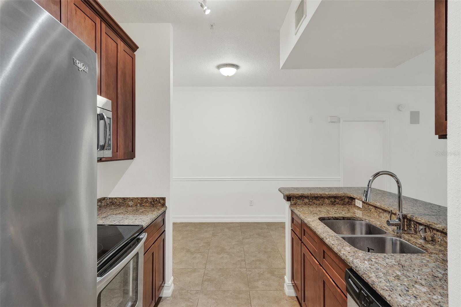 Image 6 of 43 For 14353 Fredricksburg Drive 911