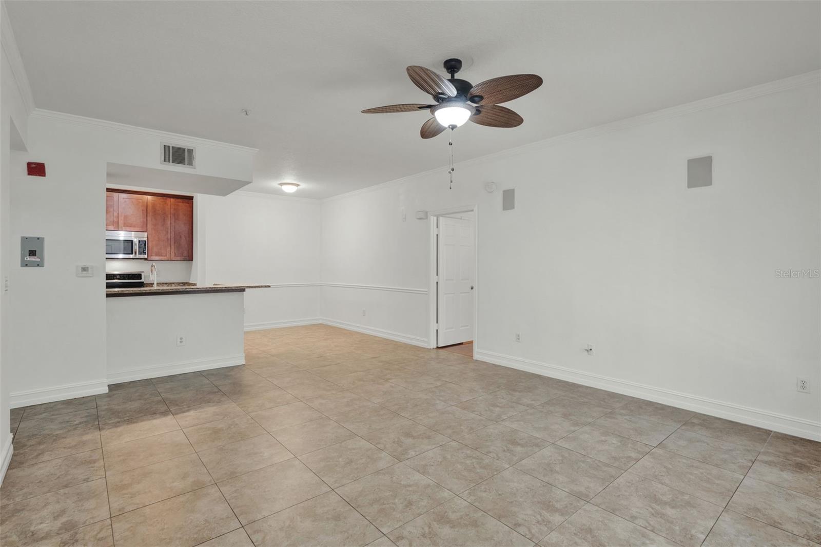 Image 7 of 43 For 14353 Fredricksburg Drive 911