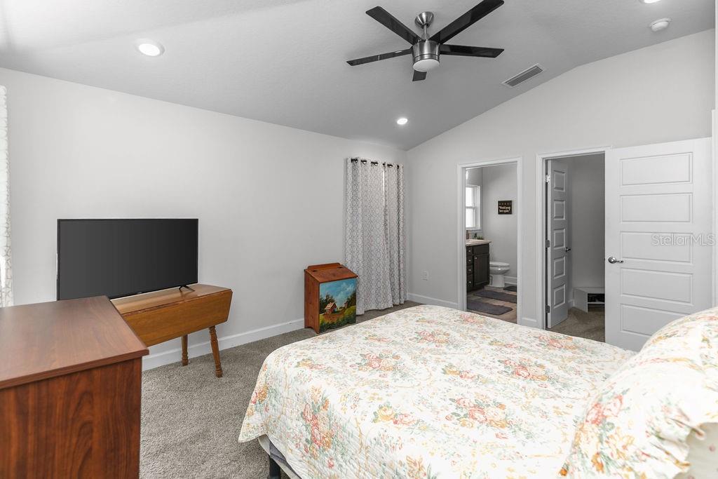 Image 21 of 45 For 711 Tupelo Circle