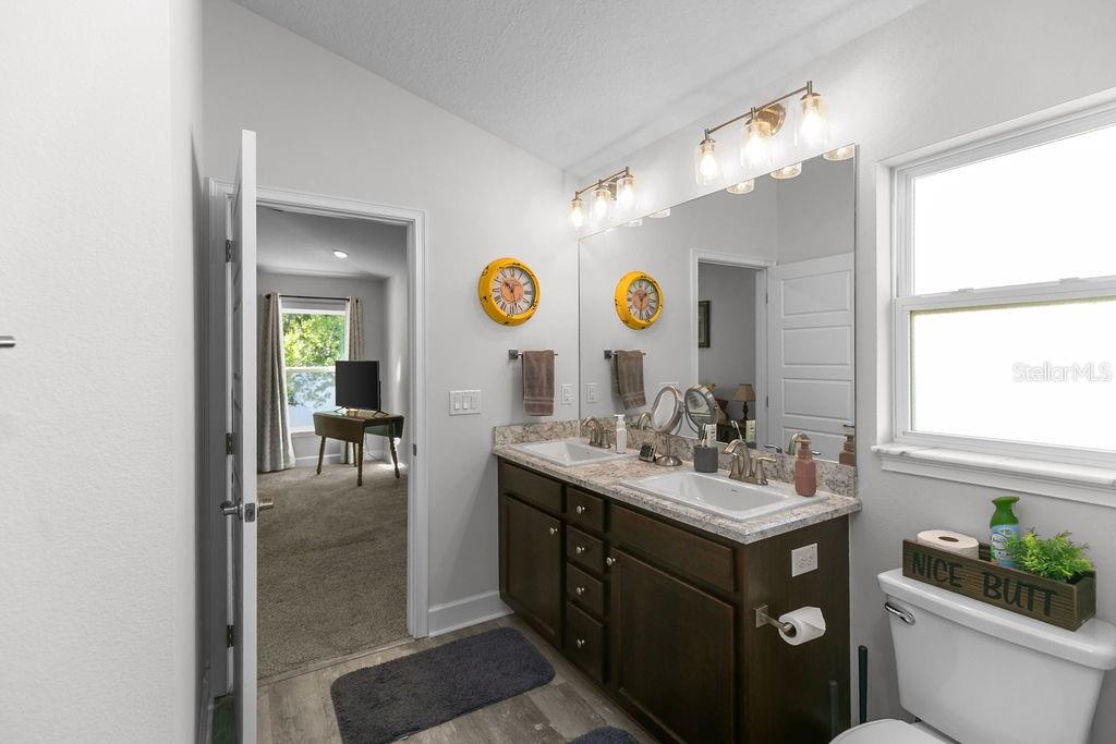 Image 25 of 45 For 711 Tupelo Circle