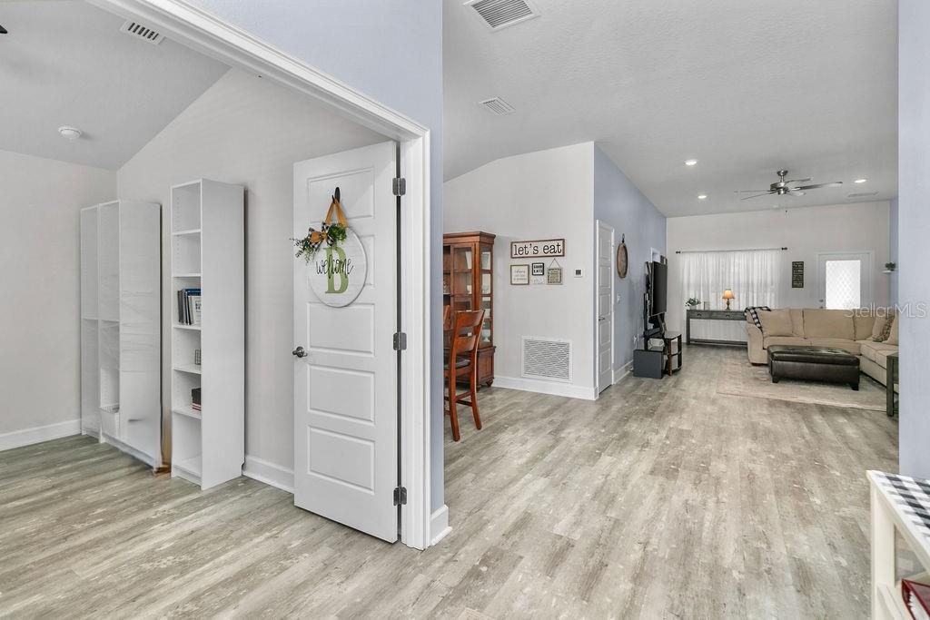 Image 5 of 45 For 711 Tupelo Circle