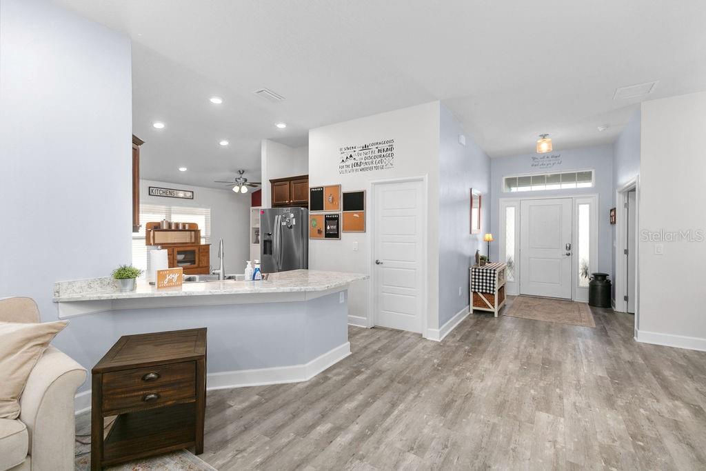 Image 6 of 45 For 711 Tupelo Circle