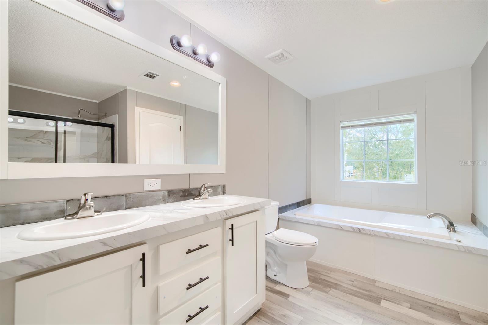 Image 24 of 42 For 14247 Hurricane Drive