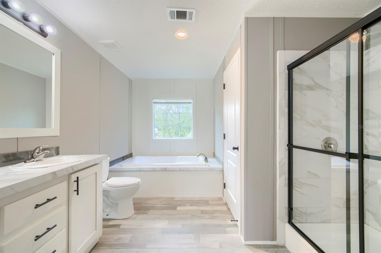 Image 25 of 42 For 14247 Hurricane Drive